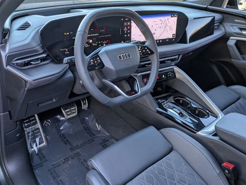 Used 2025 Audi SQ5 Premium Plus image 15