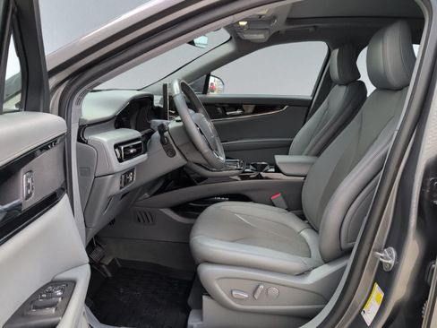Used 2022 Lincoln Nautilus Reserve AWD/4WD image 7