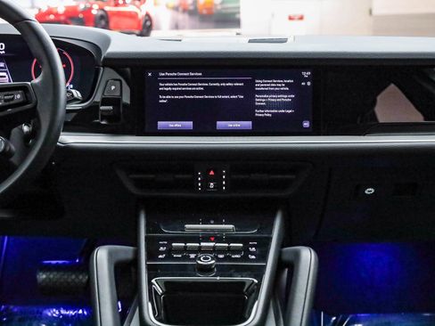 Used 2025 Porsche Cayenne image 17