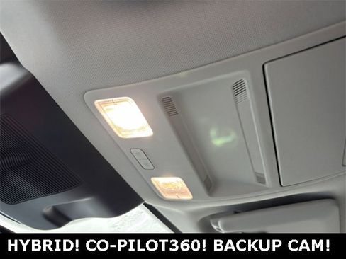 New 2025 Ford Maverick XLT image 19