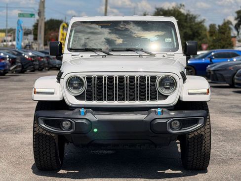 Used 2024 Jeep Wrangler Unlimited Sahara AWD/4WD image 9