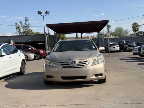 Used 2007 Toyota Camry XLE FWD image 2