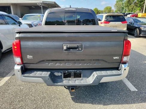 Used 2018 Toyota Tacoma SR5 RWD image 5