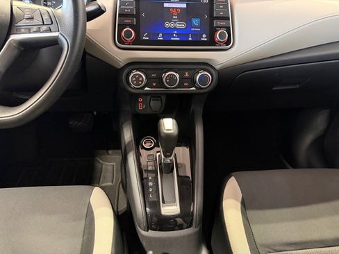 Used 2021 Nissan Versa SV image 26