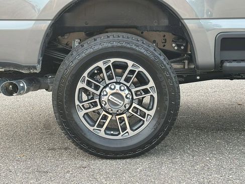 New 2025 Ford F250 Platinum w/ Platinum Plus Package image 4