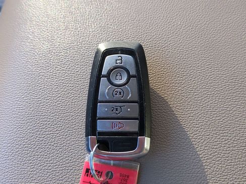 Used 2024 Ford Expedition Limited image 30