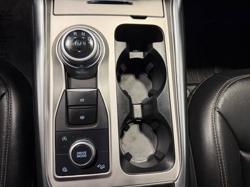 Used 2020 Ford Explorer XLT w/ Equipment Group 202A AWD/4WD image 21