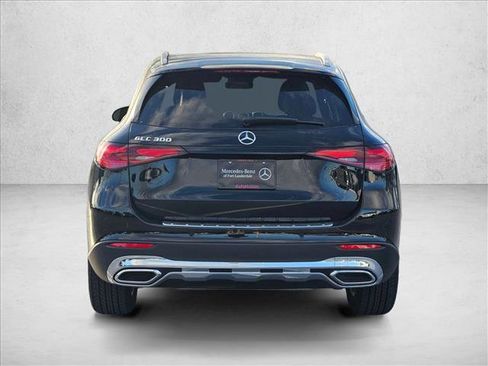 Used 2025 Mercedes-Benz GLC 300 image 7