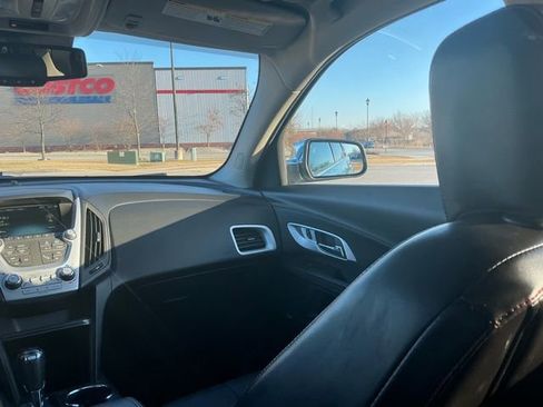 Used 2016 Chevrolet Equinox LTZ w/ Enhanced Convenience Package image 29