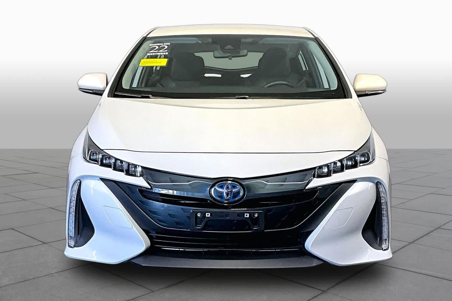 Used 2022 Toyota Prius Prime LE FWD image 4
