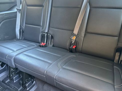 Used 2022 GMC Yukon SLT w/ SLT Luxury Package RWD image 16