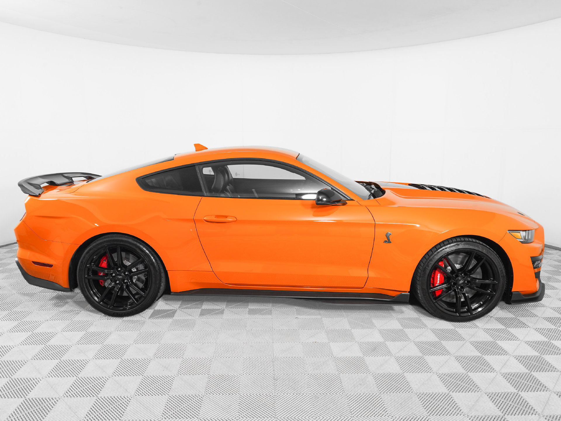 Used 2021 Ford Mustang Shelby GT500 w/ Technology Package RWD image 4