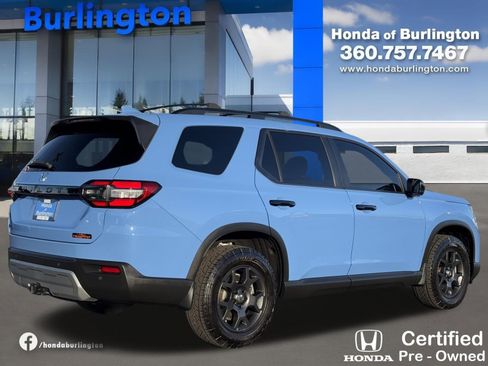 Certified 2025 Honda Pilot TrailSport image 7