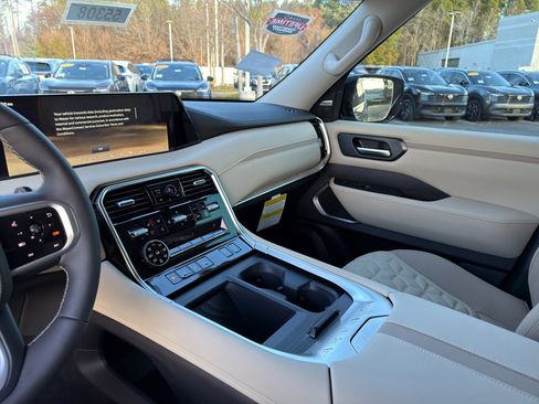 New 2026 Nissan Armada Platinum Reserve w/ Accent Package image 25