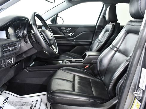 Used 2022 Lincoln Corsair AWD w/ Premium Package image 6