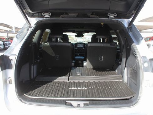 Used 2021 Toyota Highlander XSE image 6