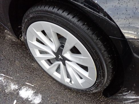 Used 2023 Tesla Model 3 Standard Range image 10