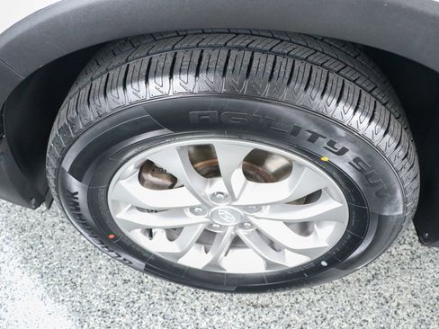 Used 2019 Hyundai Santa Fe SE image 11