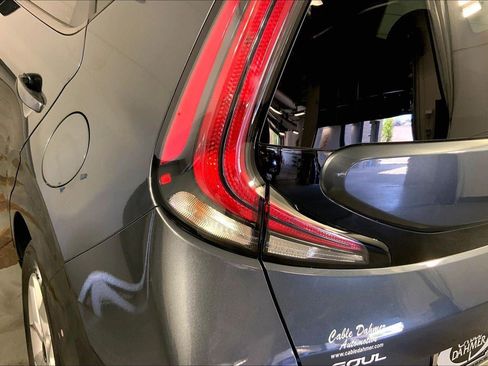Certified 2023 Kia Soul S FWD image 27