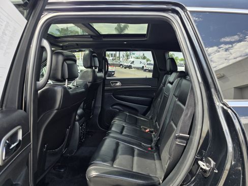 Used 2018 Jeep Grand Cherokee Limited w/ Luxury Group II AWD/4WD image 18