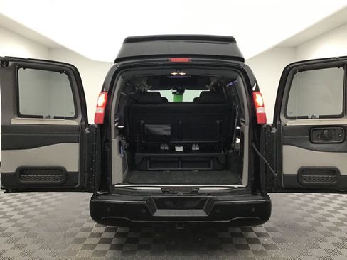 Used 2021 GMC Savana 2500 image 6