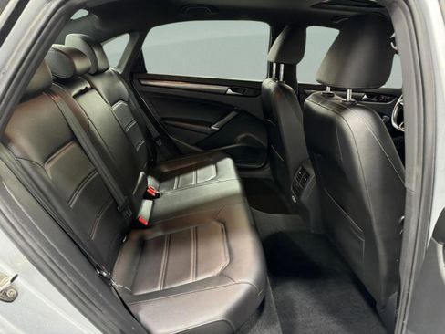 Used 2021 Volkswagen Passat 2.0T R-Line image 10