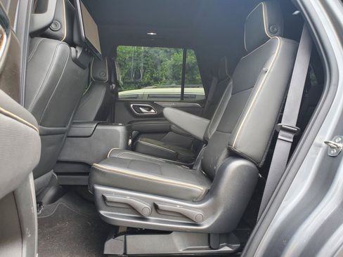 Used 2022 GMC Yukon SLT w/ SLT Premium Package AWD/4WD image 35