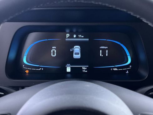 Used 2025 Hyundai Elantra Sport image 17