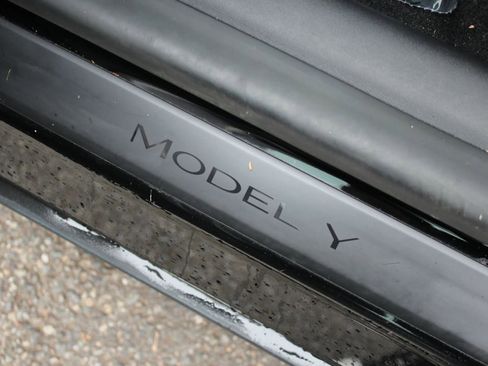Used 2021 Tesla Model Y Performance AWD/4WD image 17