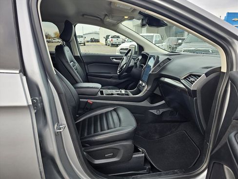 Used 2024 Ford Edge SEL image 10