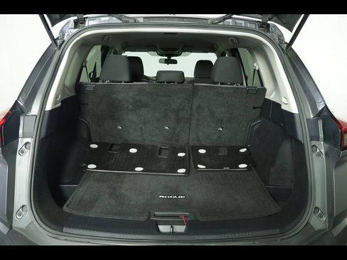 Used 2021 Nissan Rogue SV AWD/4WD image 12