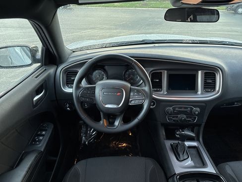 Used 2020 Dodge Charger SXT w/ Blacktop Package image 17