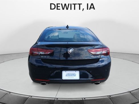 Used 2018 Buick Regal Essence w/ Driver Confidence Package #1 FWD image 4
