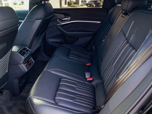 Used 2023 Audi e-tron Chronos w/ Chronos Package image 19