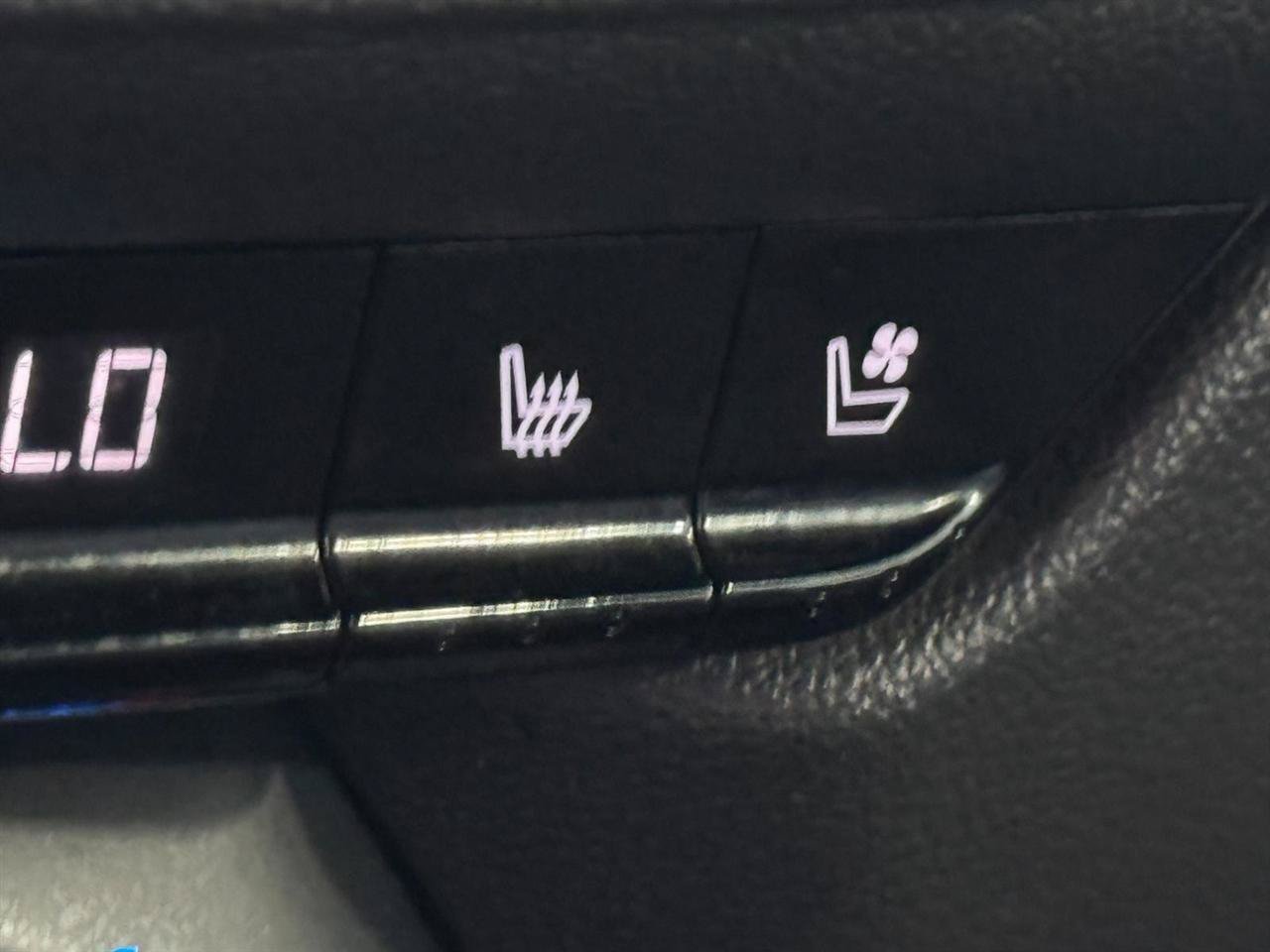 Used 2019 Chevrolet Blazer RS AWD/4WD image 19