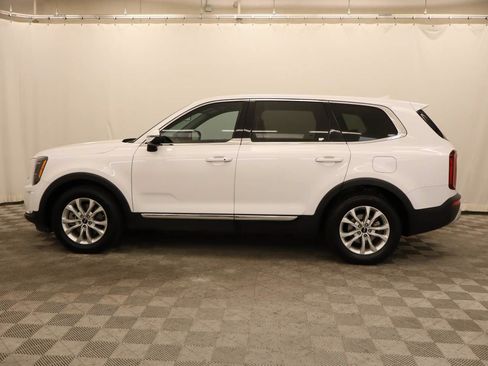 Used 2022 Kia Telluride LX FWD image 2