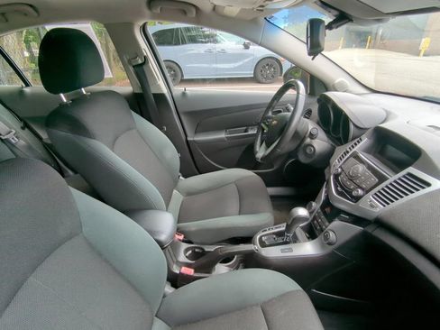 Used 2011 Chevrolet Cruze LT FWD image 12