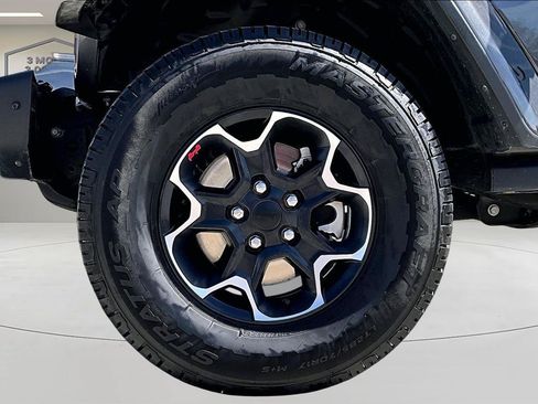 Used 2023 Jeep Gladiator Rubicon w/ LED Lighting Group AWD/4WD image 31