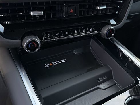 New 2026 Chevrolet Suburban Premier RWD image 17