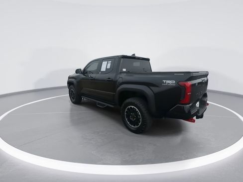 Used 2025 Toyota Tacoma TRD Sport AWD/4WD image 6