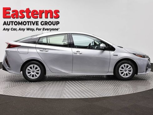 Used 2018 Toyota Prius Prime Advanced FWD image 4