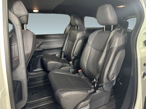 Used 2023 Toyota Sienna XSE image 12