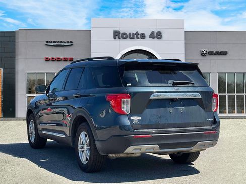 Used 2023 Ford Explorer XLT w/ Equipment Group 202A AWD/4WD image 4