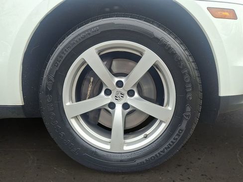 Used 2021 Porsche Macan image 9