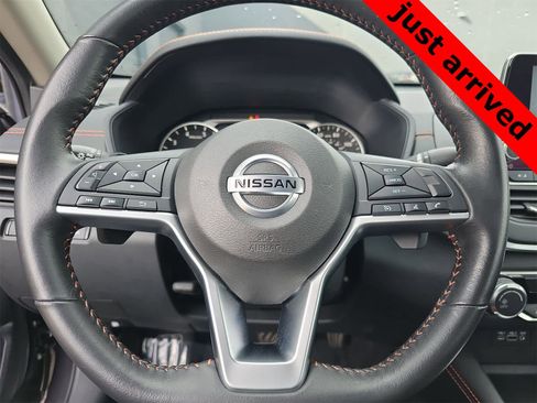 Used 2022 Nissan Altima 2.5 SR image 19