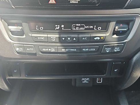 Certified 2022 Honda Pilot Sport image 16