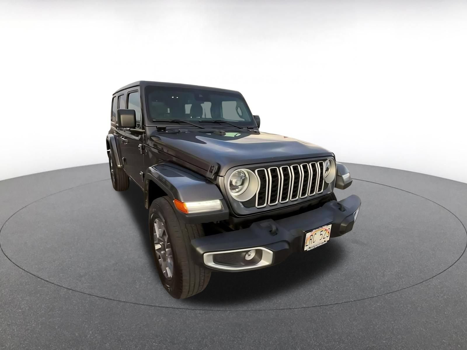 Used 2025 Jeep Wrangler Unlimited Sahara AWD/4WD image 3