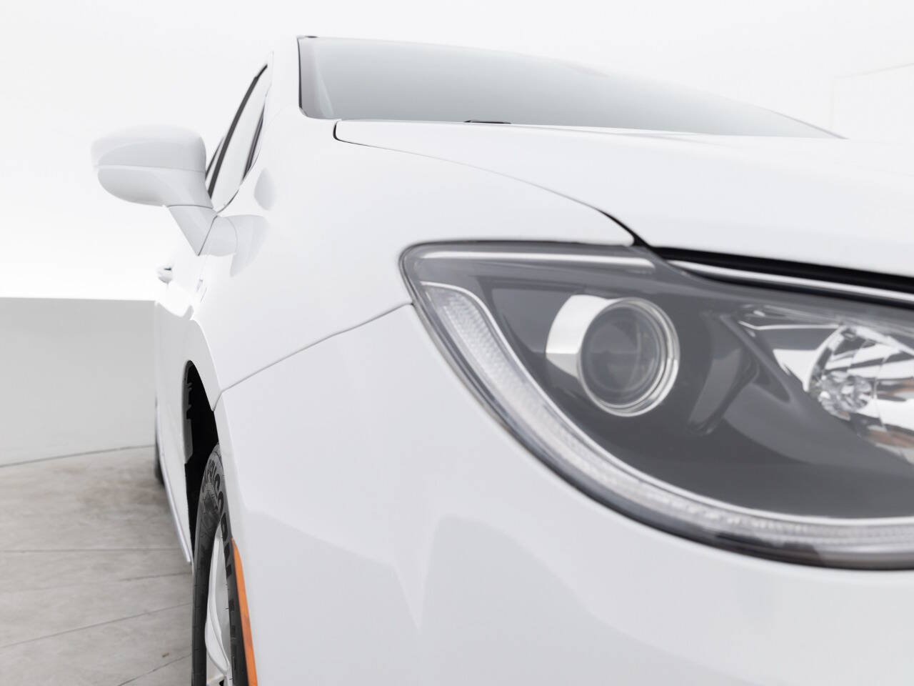 Used 2017 Chrysler Pacifica Touring-L FWD image 11