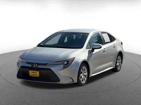 Used 2025 Toyota Corolla LE FWD image 7