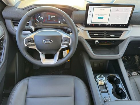New 2026 Ford Explorer Active w/ Active Comfort Package image 12